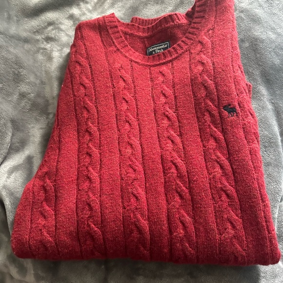 Men Abercrombie & Fitch Maroon Cable Knit Sweater - Picture 2 of 4